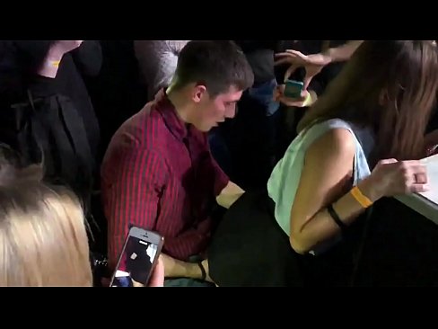 ❤️ Īsts sekss krievu naktsklubā. 18 gadus veca krievu meitene anālajā atverē un vagīnā, kas drāzta naktsklubā ️ Porno pie mums lv.niceporn.ru ❤